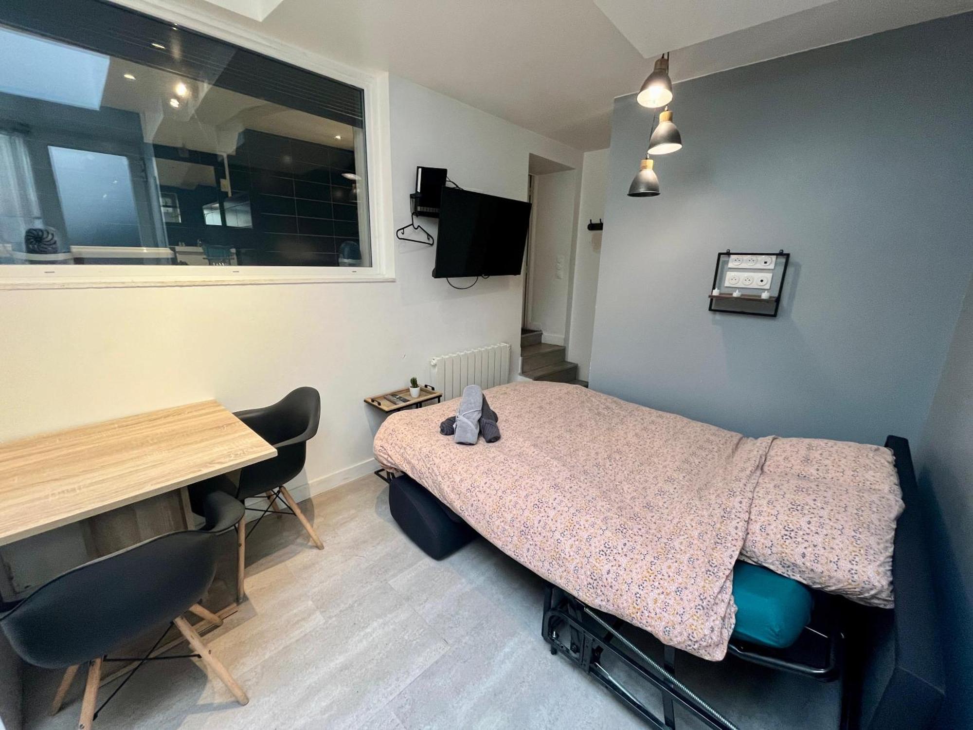 Escapade Romantique - Jacuzzi Et Parking Prive - 002 Apartment Rouen Ngoại thất bức ảnh